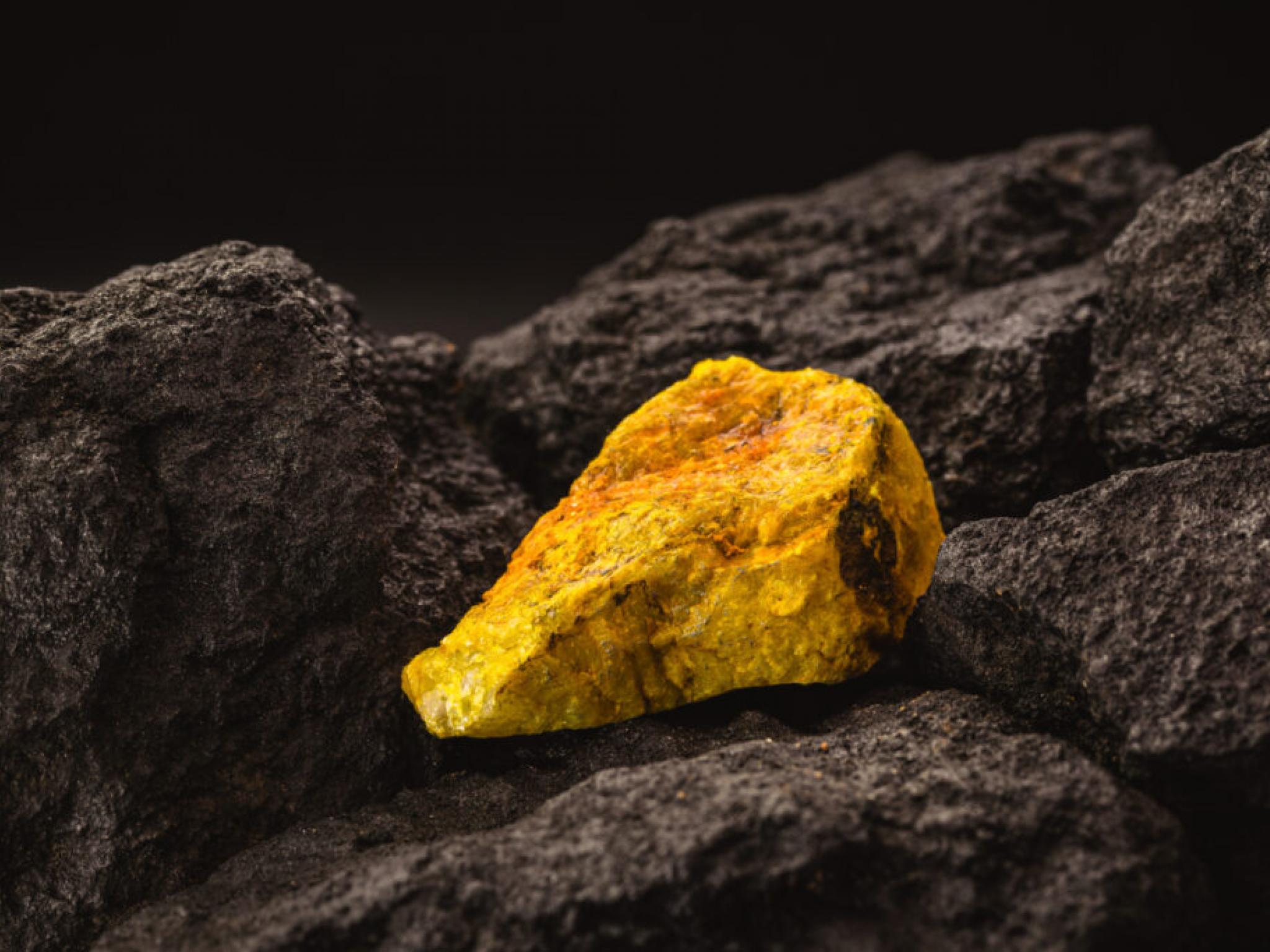 Options Corner: Play Both Sides Of Uranium Energy With A Long Straddle