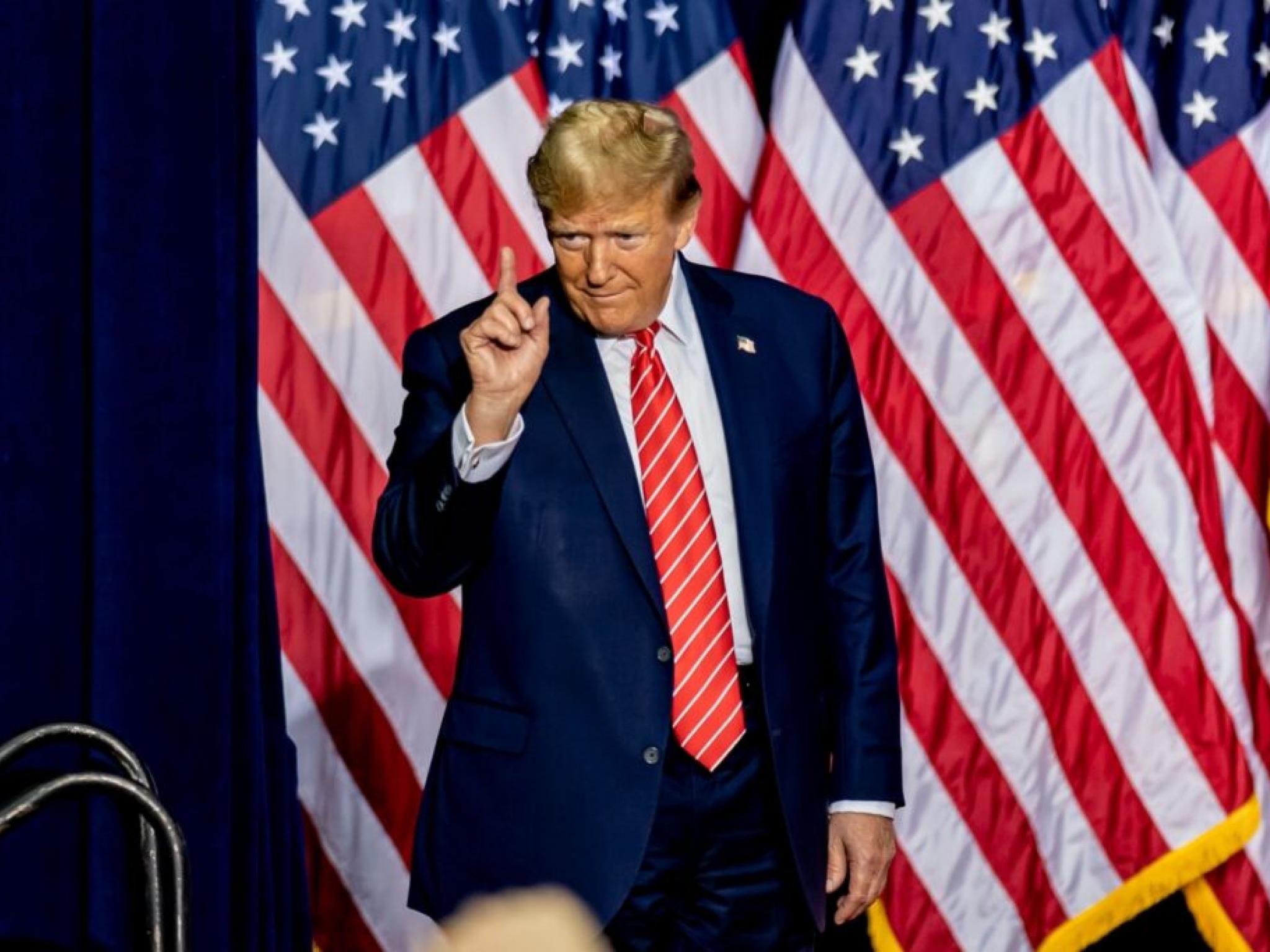 Trump Says ‘I Run The Country And The World,’ Yet Polls Plummet