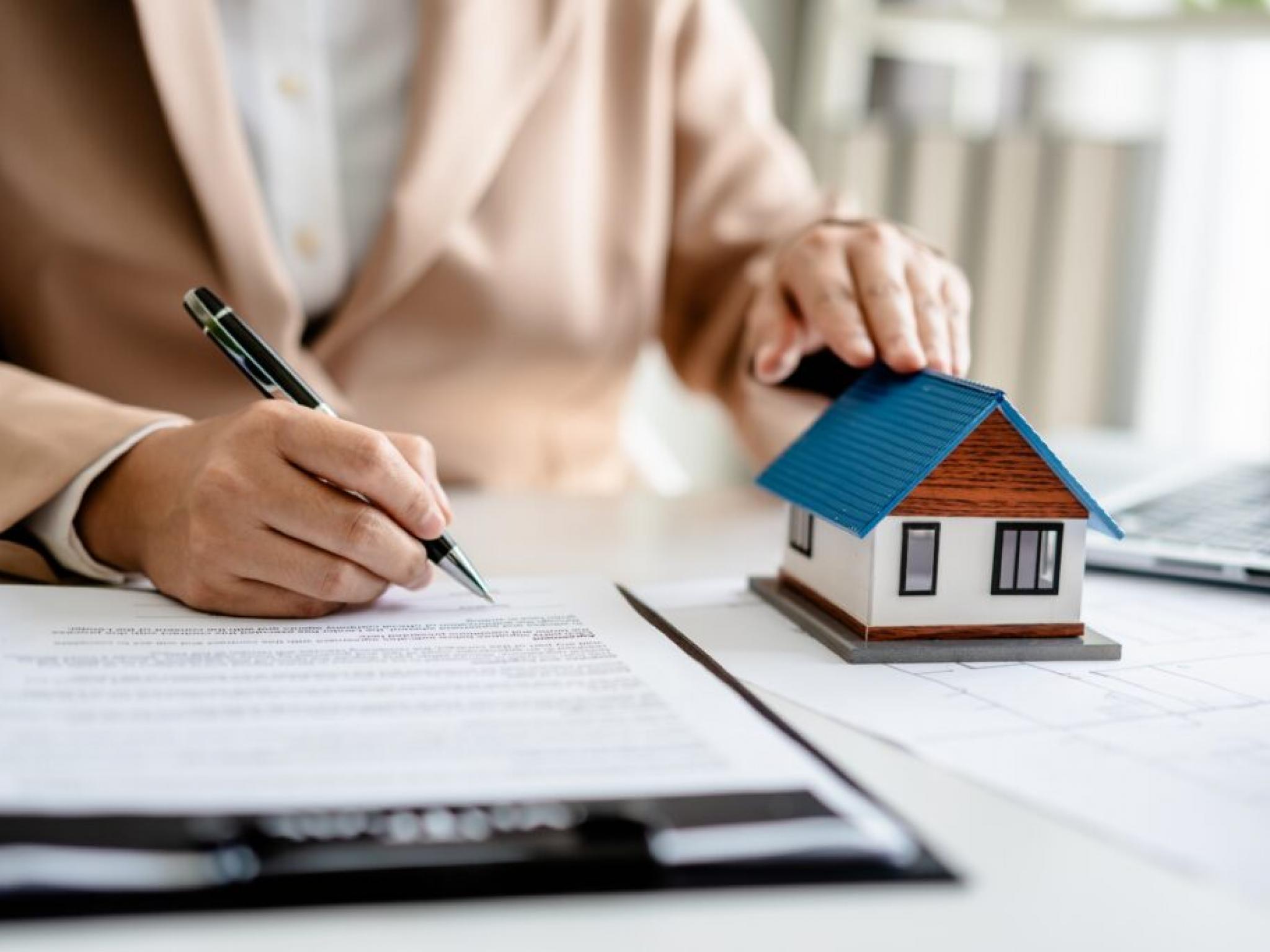 Mortgage Rates Hit 10-Month Low, Giving Trump More Ammo To Push Fed For Aggressive Cuts