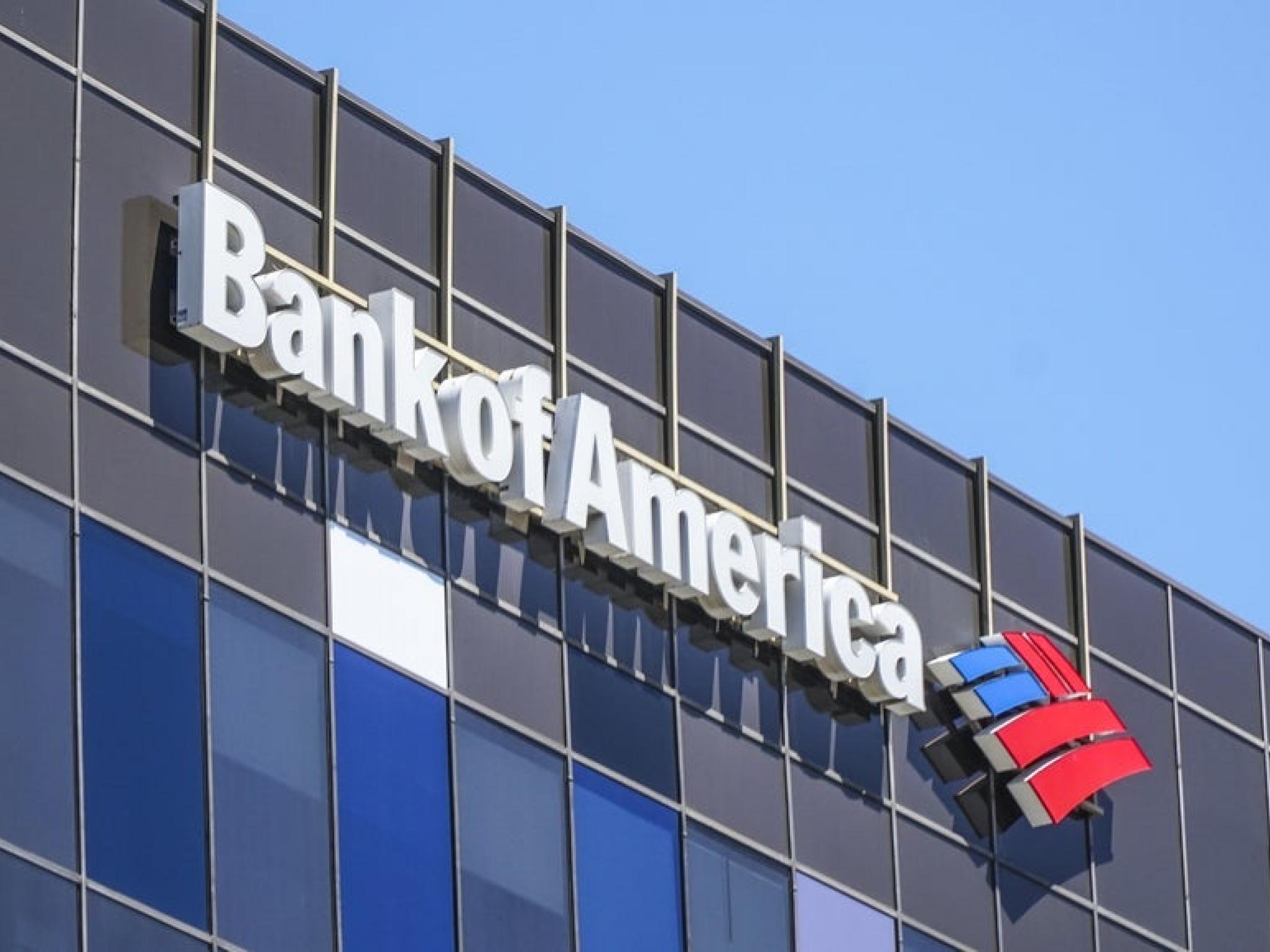 BofA CEO Warns: Top Economist Sees Recession Risk as Shutdown Drags On, Stock Market Is Unfazed